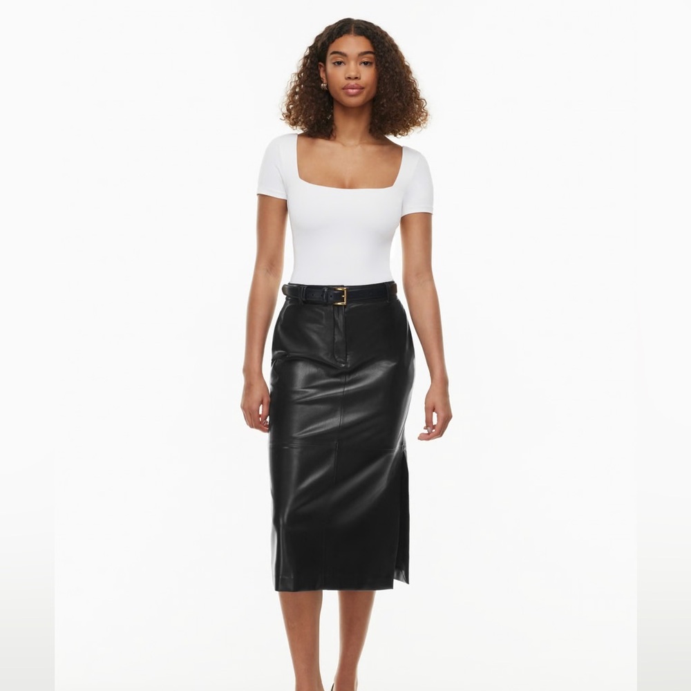 Aritzia Contour Squareneck Shortsleeve Bodysuit